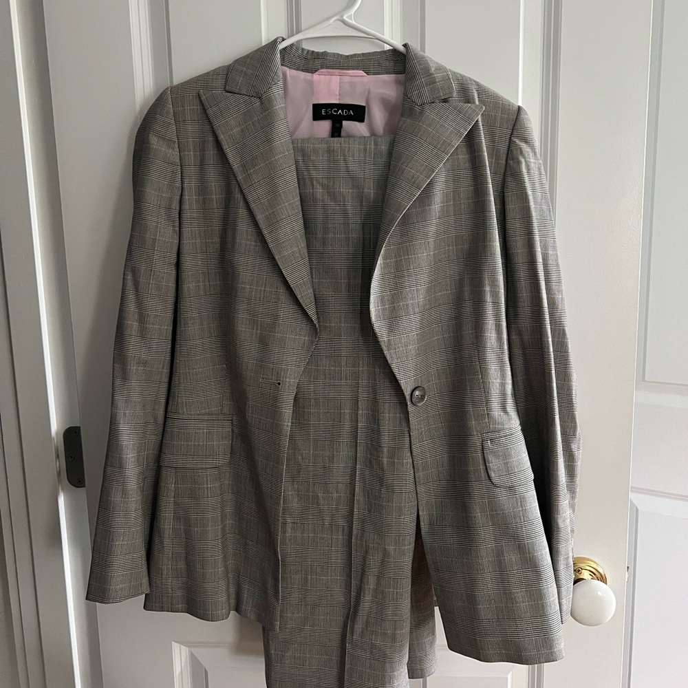 ESCADA FULL SUIT SET- SIZE 34